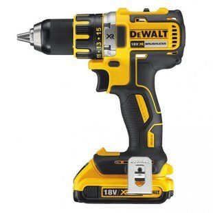 Дрель-шуруповерт  DeWALT DCD790D2
